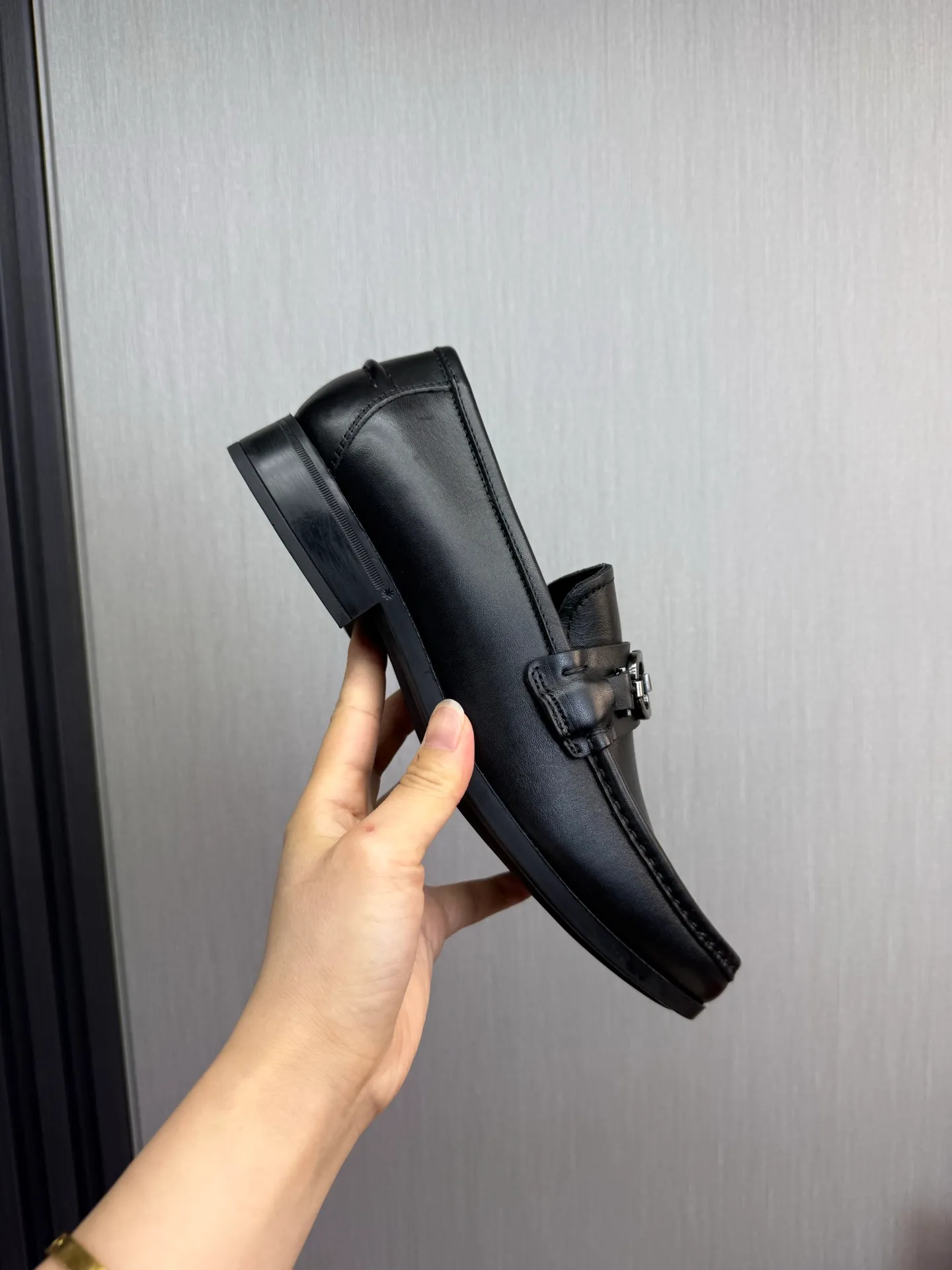 Men's shoes 💰760💰 Ferragamo. [Ferragamo] Men's Loaf leather shoes, the latest hot style, 1:1 original purchase quality, top quality, imported open-edge beaded cowhide leather on the upper, hand-made three-dimensional stitching highlights the round toe design, the inner feet are made of imported cowhide, with original wear-resistant rubber outsole, matching code 39-44, (38, 45 custom-made, non-refundable)